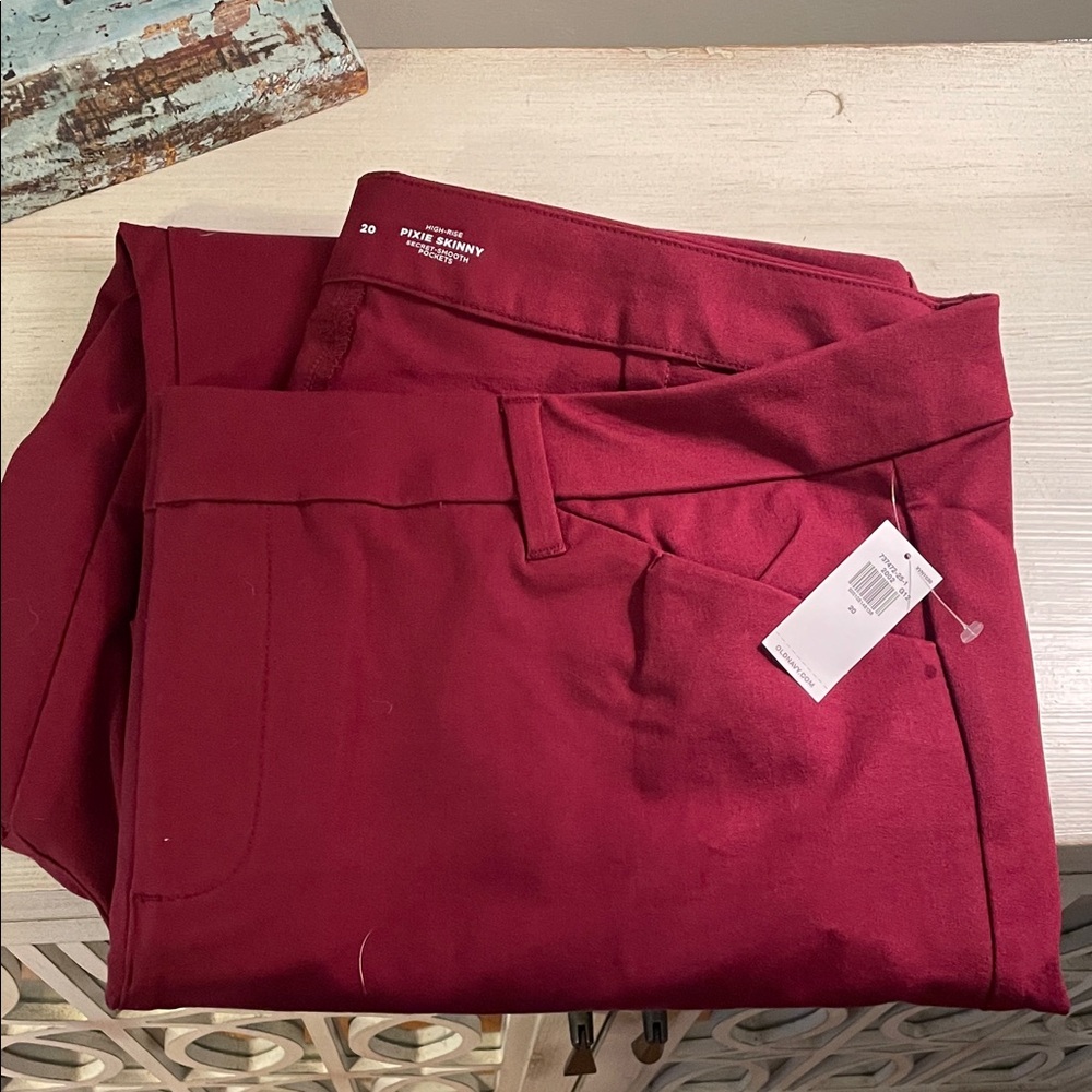 Brand New Old Navy Pixie Skinny Pants- size 20